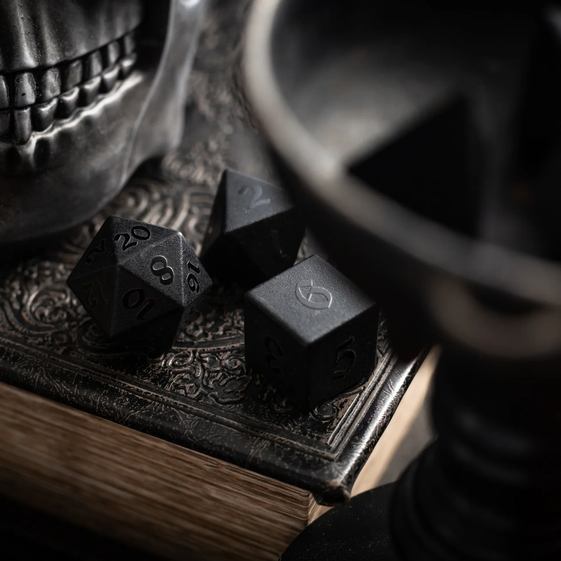 Obsidian Night Dice Set