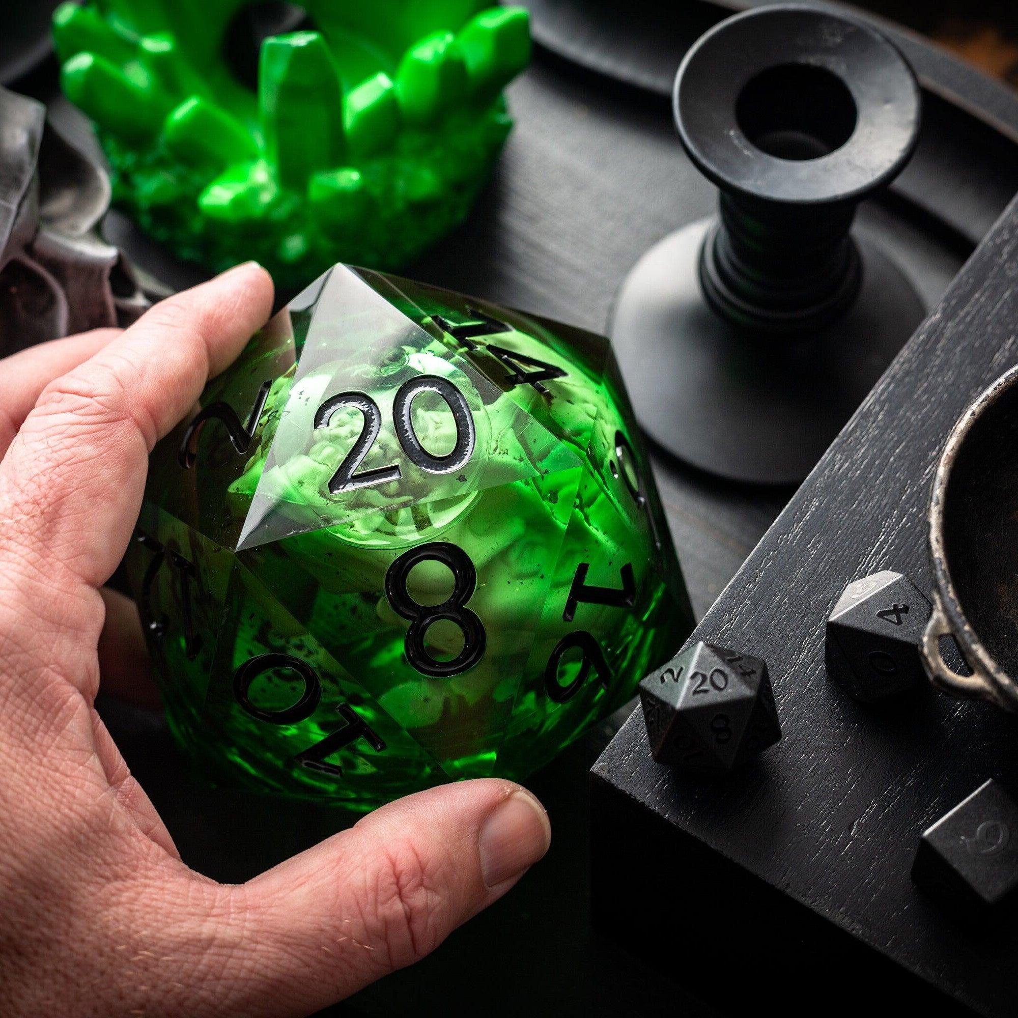 Chonk Skull d20, Green (95mm)